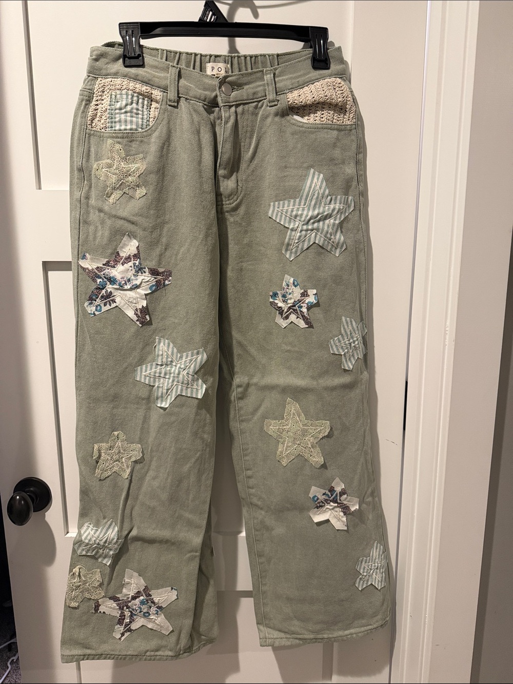 POL Star Appliqué Wide-Leg Jeans in Sage Green